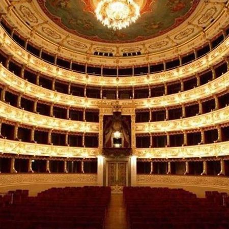 Delizioso Appartamento Cosy Ristrutturato Парма Экстерьер фото