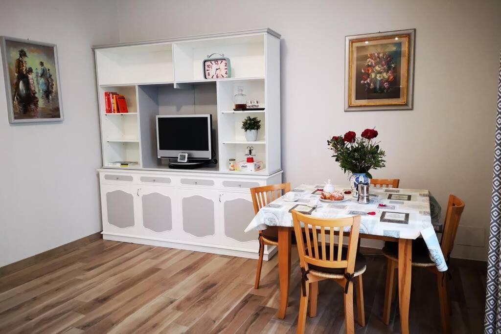 Delizioso Appartamento Cosy Ristrutturato Парма Экстерьер фото